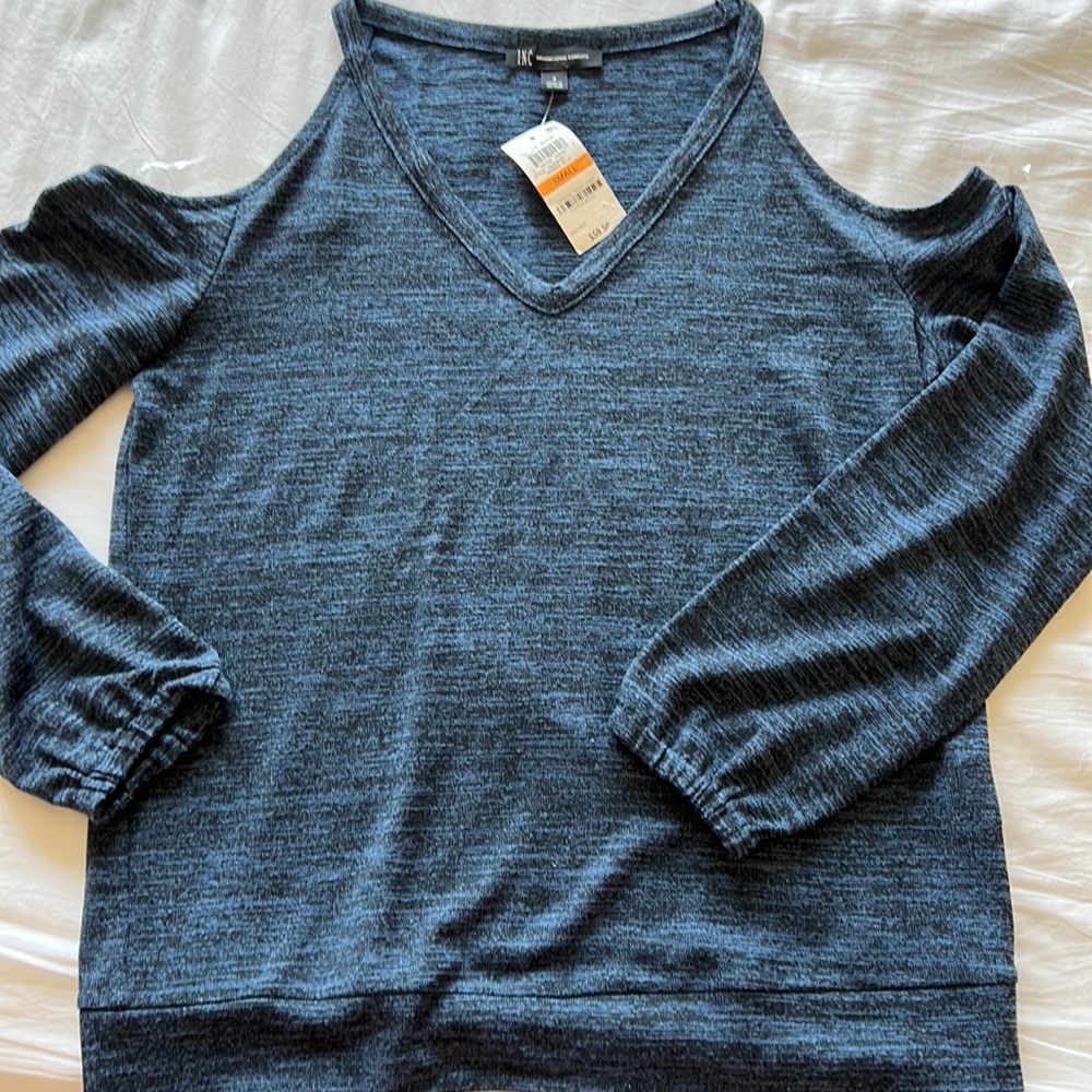 NWT INC light sweater top with open shoulder long sleeve size Small.